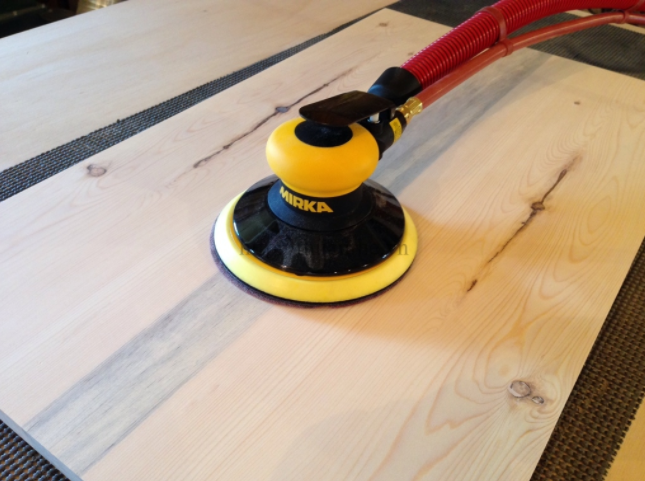 Quy Trình Chà Nhám Gỗ Trong Sản Xuất Nội Thất